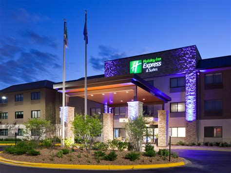 Holiday Inn Express & Suites Minneapolis (Golden Valley)